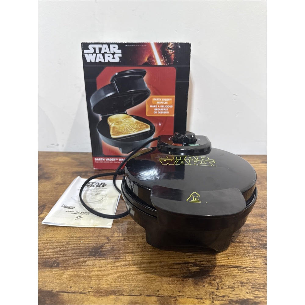 Star Wars Darth Vader Waffle Maker Kitchen Breakfast 900W Disney TESTED